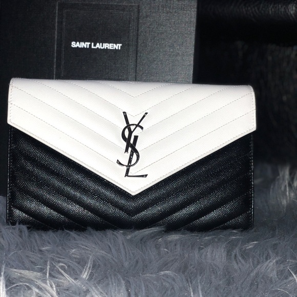 Saint Laurent Handbags - 🚨SOLD🚨 Saint Laurent Envelope Purse
